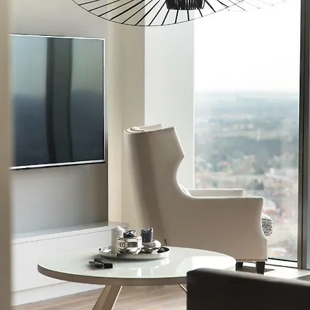 Vantage Point Sky Tower Апартаменты