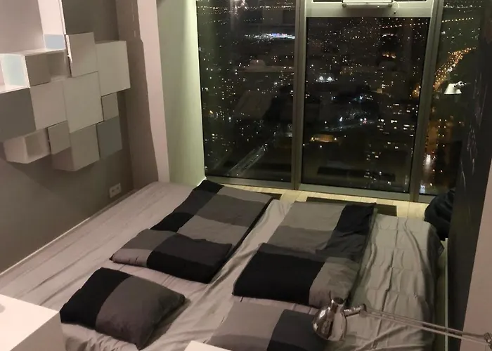 Vantage Point Sky Tower דירה *